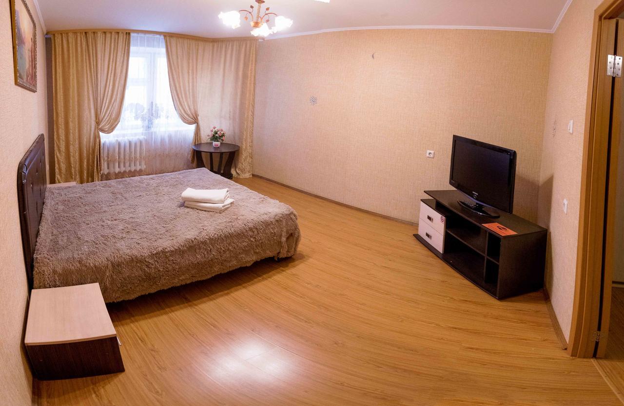Apartment On Permyakova 76 Tyumen Luaran gambar